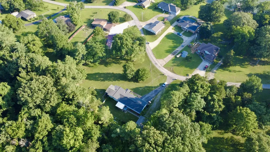 588 Bay Lane Cadiz KY 42211