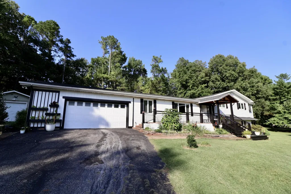588 Bay Lane Cadiz KY 42211