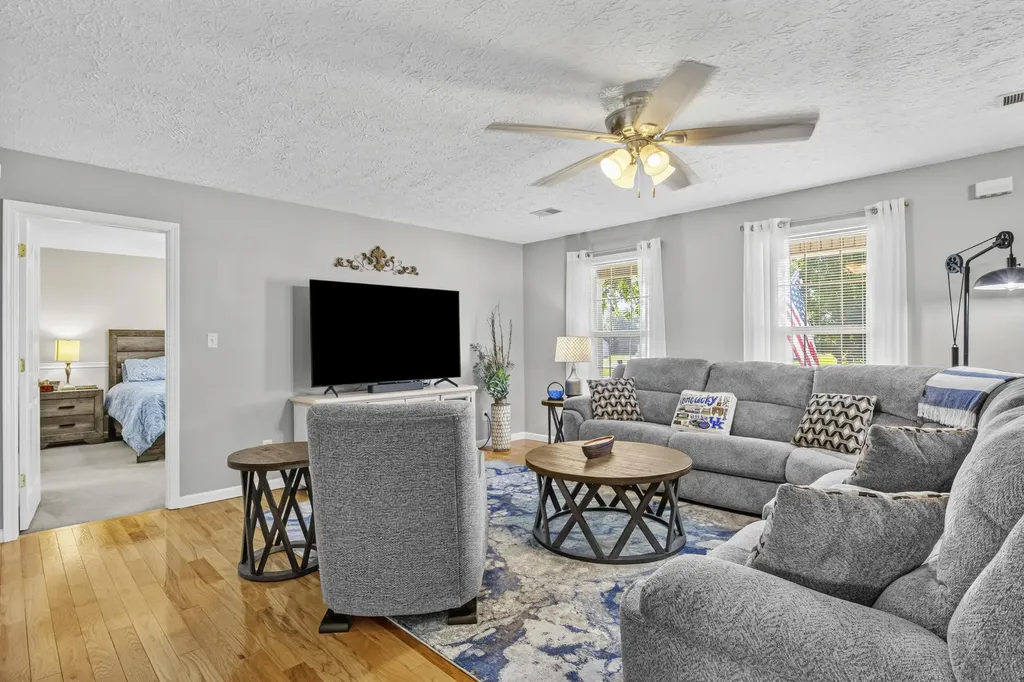 320 Kings Trace Drive Berea KY 40403