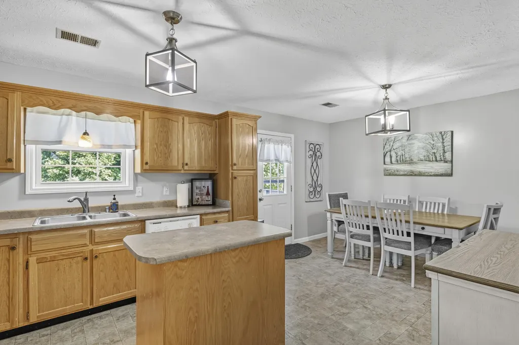 320 Kings Trace Drive Berea KY 40403