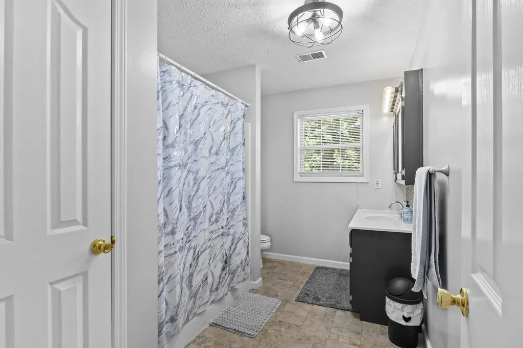320 Kings Trace Drive Berea KY 40403