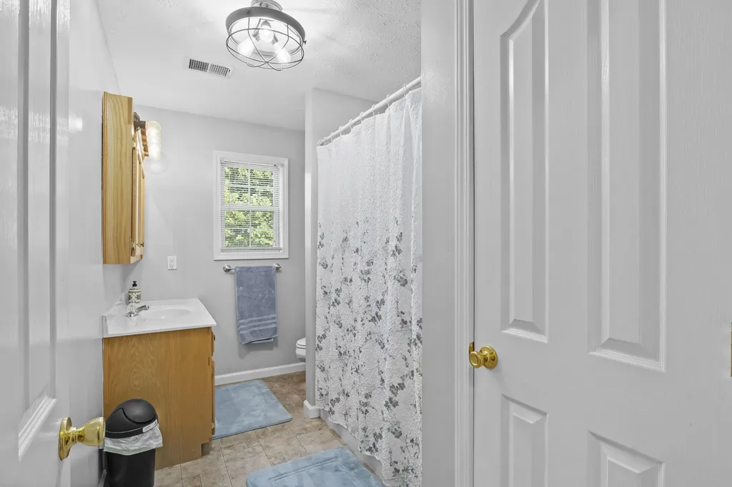 320 Kings Trace Drive Berea KY 40403