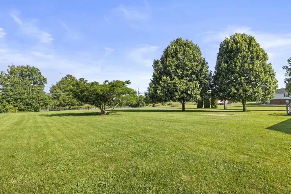 320 Kings Trace Drive Berea KY 40403