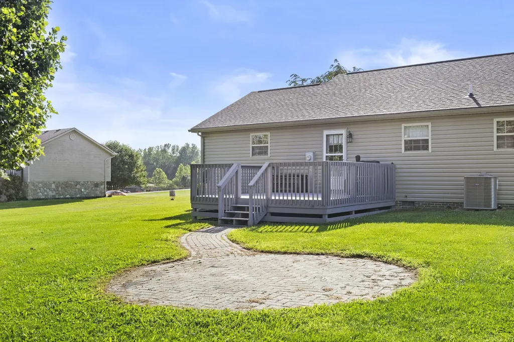 320 Kings Trace Drive Berea KY 40403
