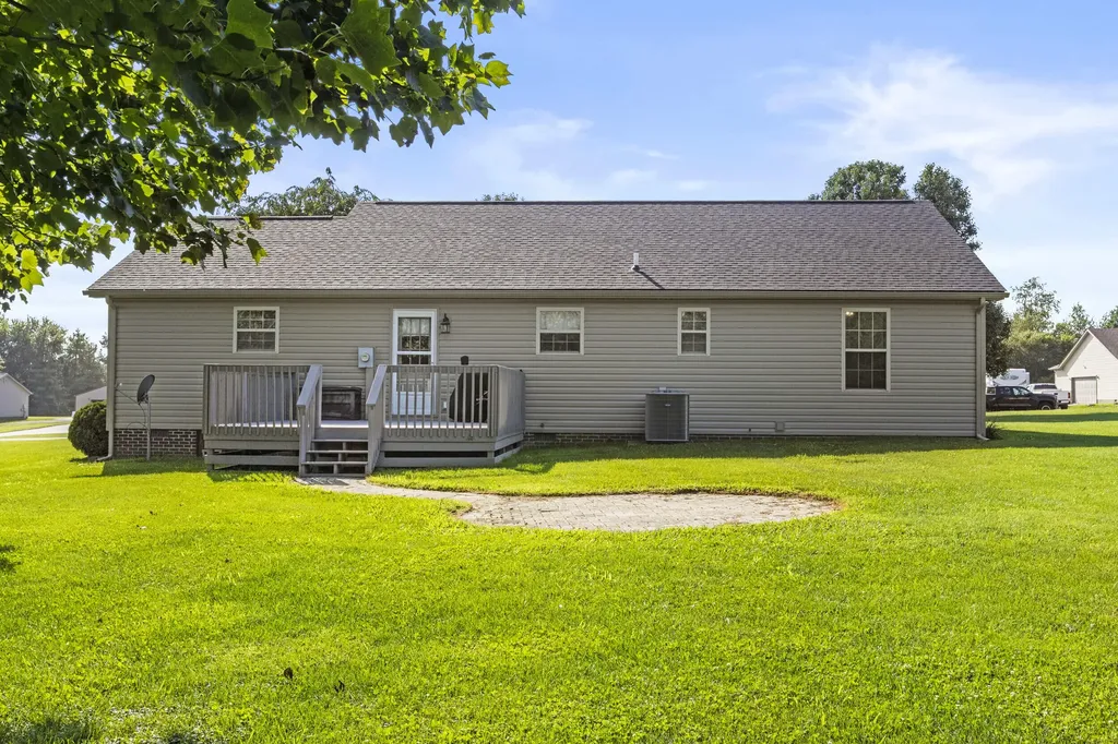 320 Kings Trace Drive Berea KY 40403