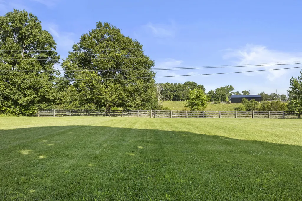 320 Kings Trace Drive Berea KY 40403