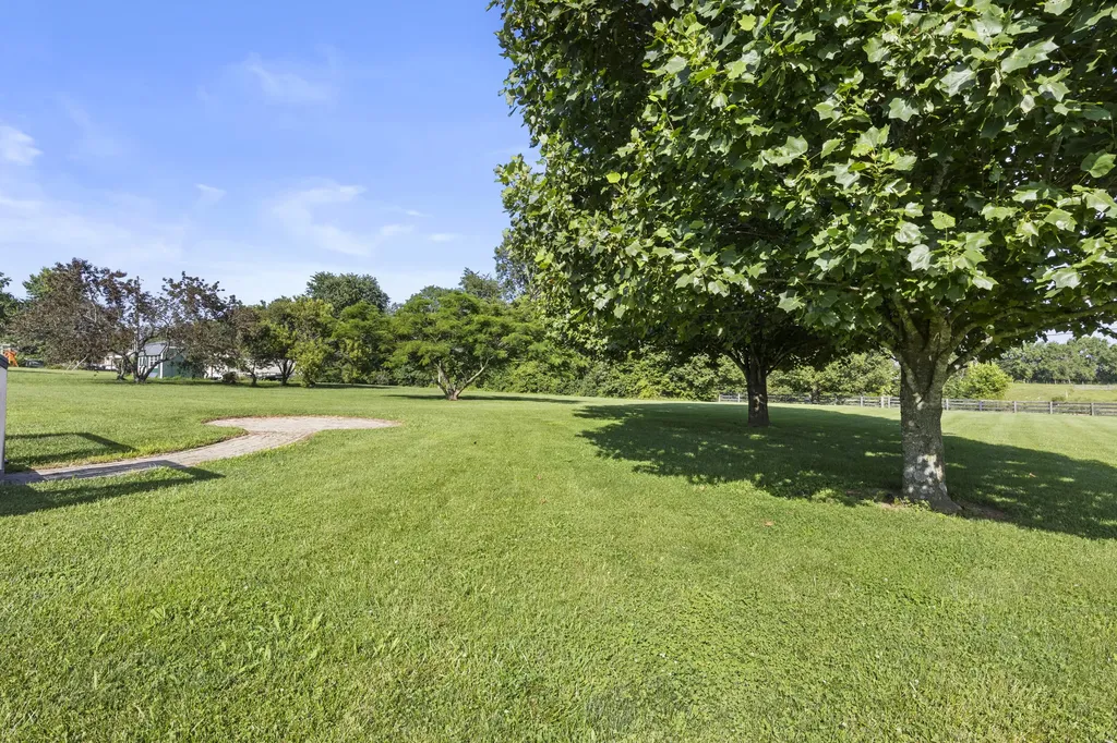 320 Kings Trace Drive Berea KY 40403
