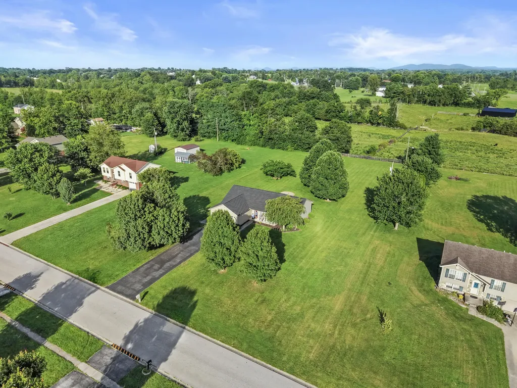 320 Kings Trace Drive Berea KY 40403