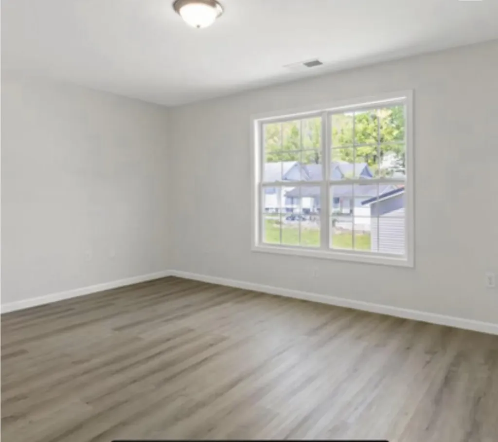 275 Broadway Street Irvine KY 40336
