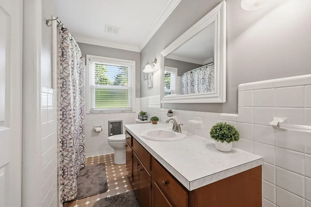 5061 Mt Horeb Pike Lexington KY 40511
