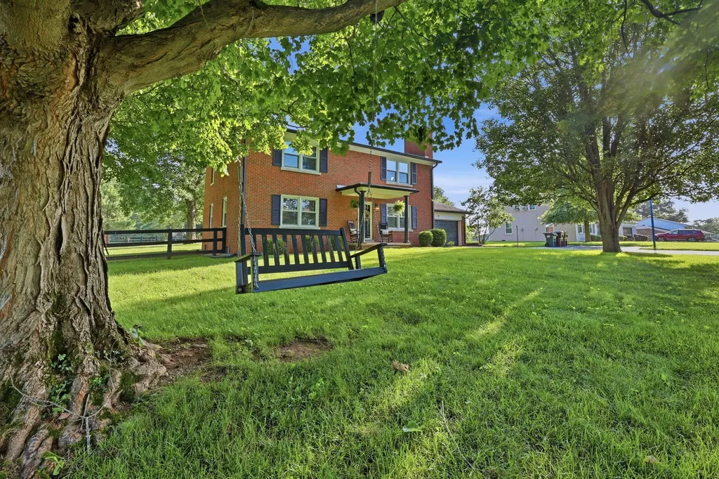 5061 Mt Horeb Pike Lexington KY 40511