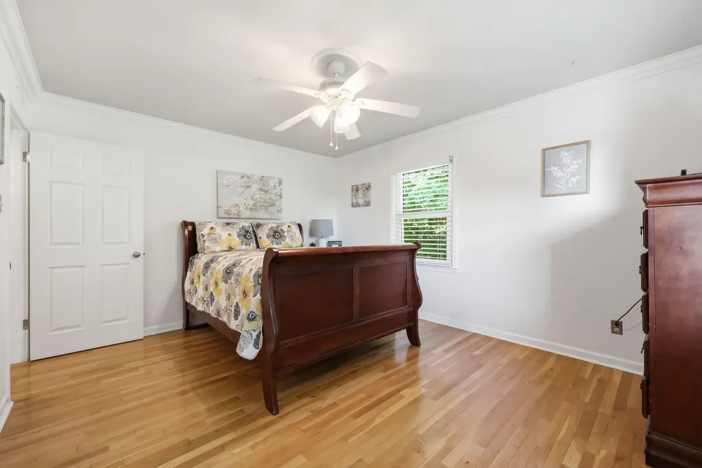 5061 Mt Horeb Pike Lexington KY 40511