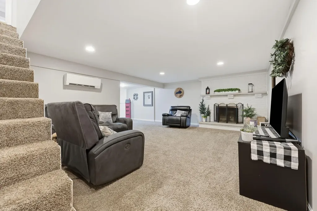 5061 Mt Horeb Pike Lexington KY 40511
