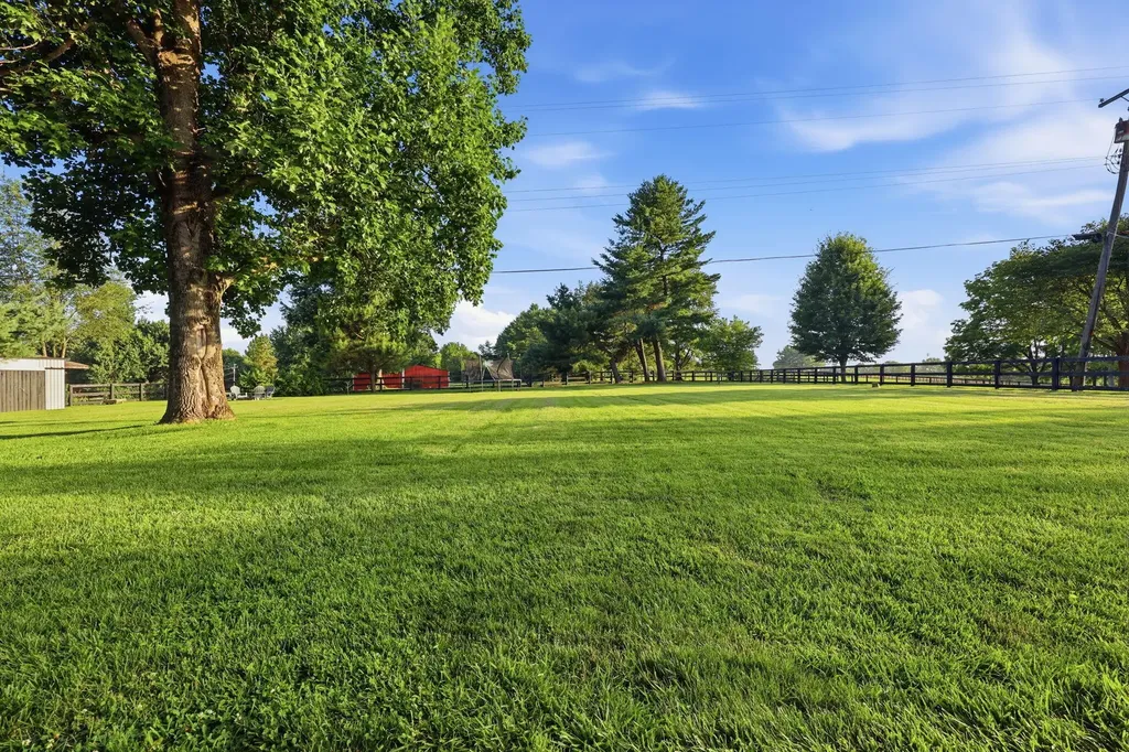 5061 Mt Horeb Pike Lexington KY 40511