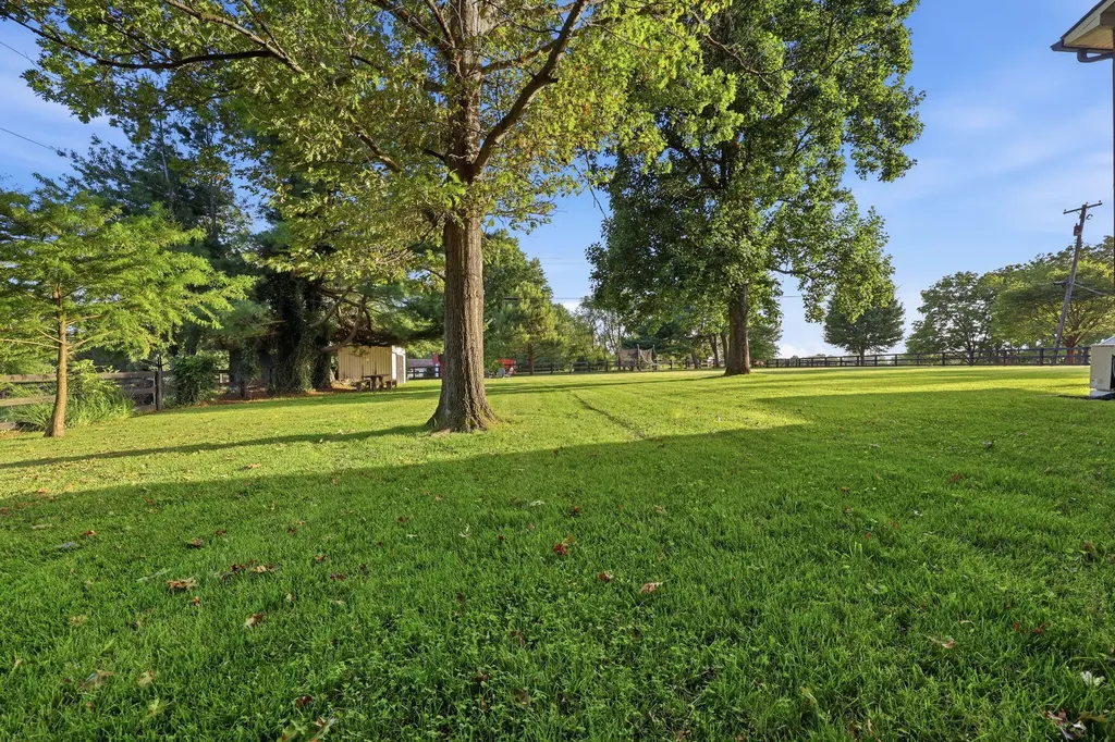 5061 Mt Horeb Pike Lexington KY 40511