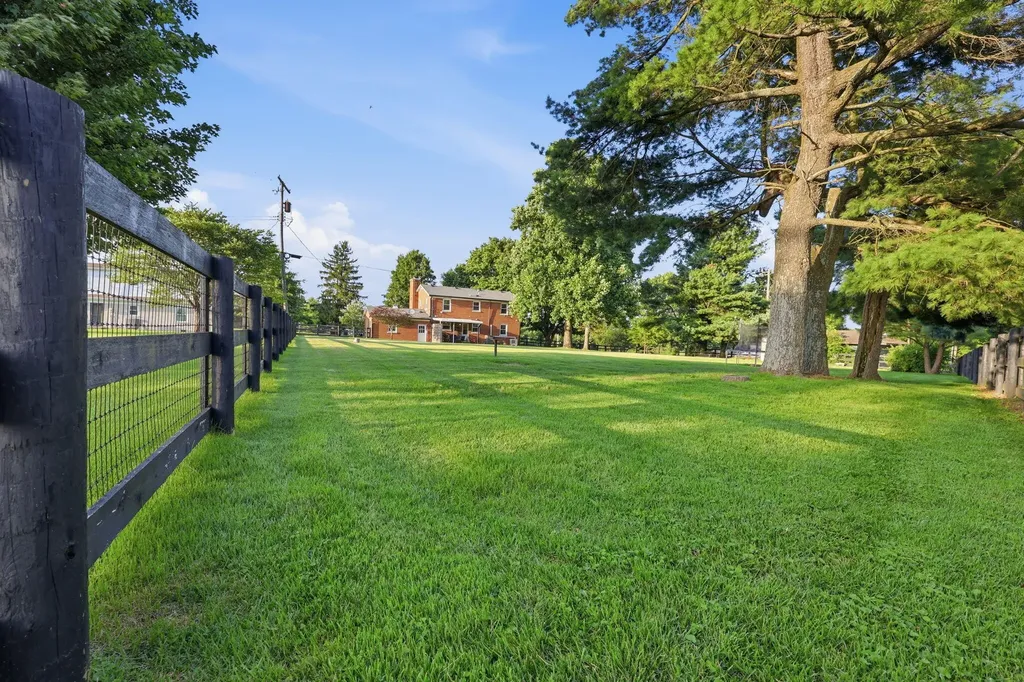 5061 Mt Horeb Pike Lexington KY 40511