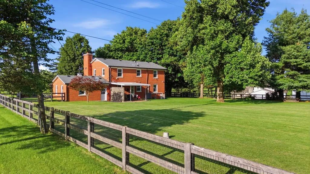 5061 Mt Horeb Pike Lexington KY 40511