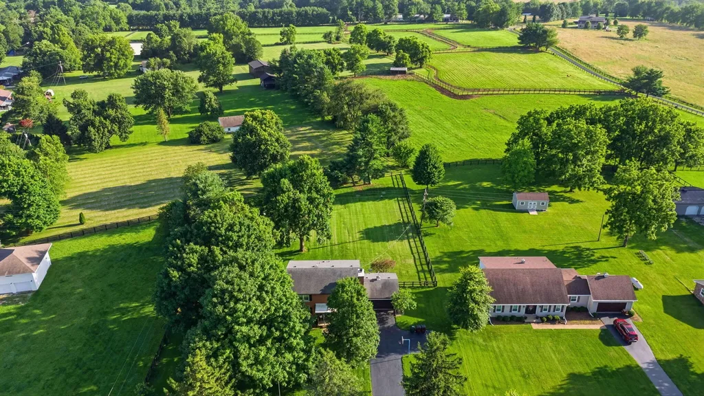 5061 Mt Horeb Pike Lexington KY 40511
