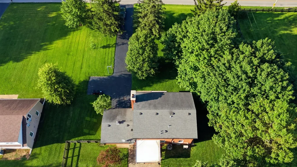 5061 Mt Horeb Pike Lexington KY 40511