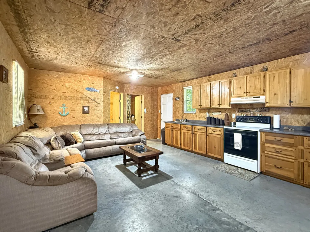 144 A Hesley Drive New Concord KY 42076