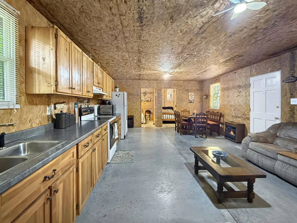 144 A Hesley Drive New Concord KY 42076