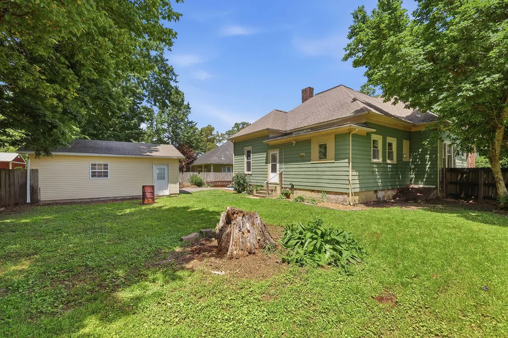 615 S 2nd Street Mayfield KY 42066