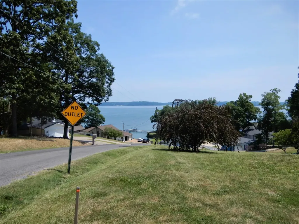 27 Paradise Point Gilbertsville KY 42044