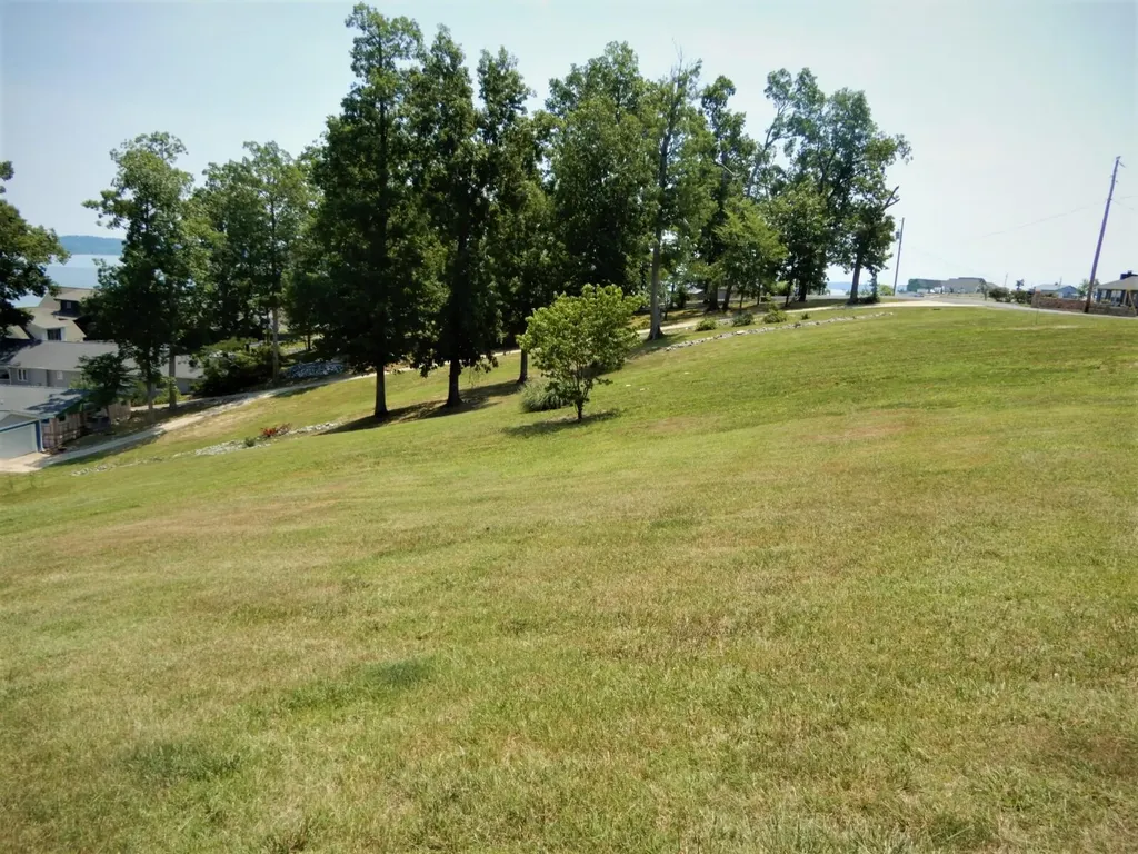 27 Paradise Point Gilbertsville KY 42044
