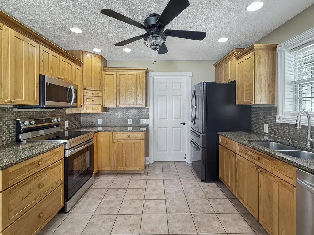 150 Wrather Road Murray KY 42071