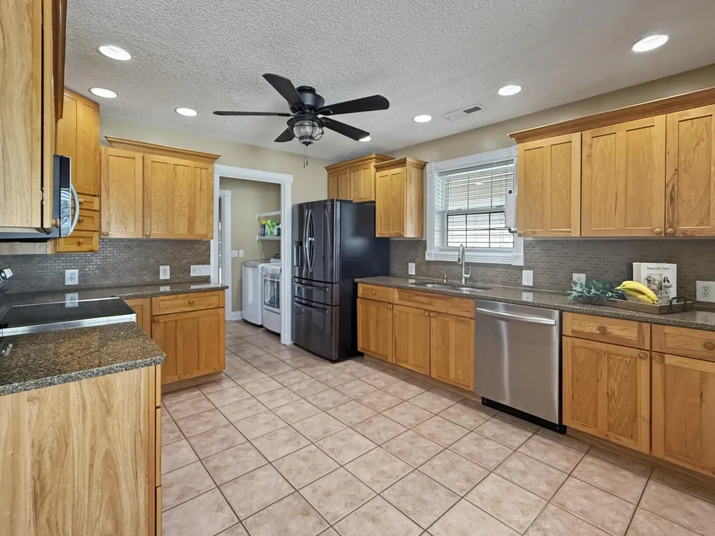 150 Wrather Road Murray KY 42071