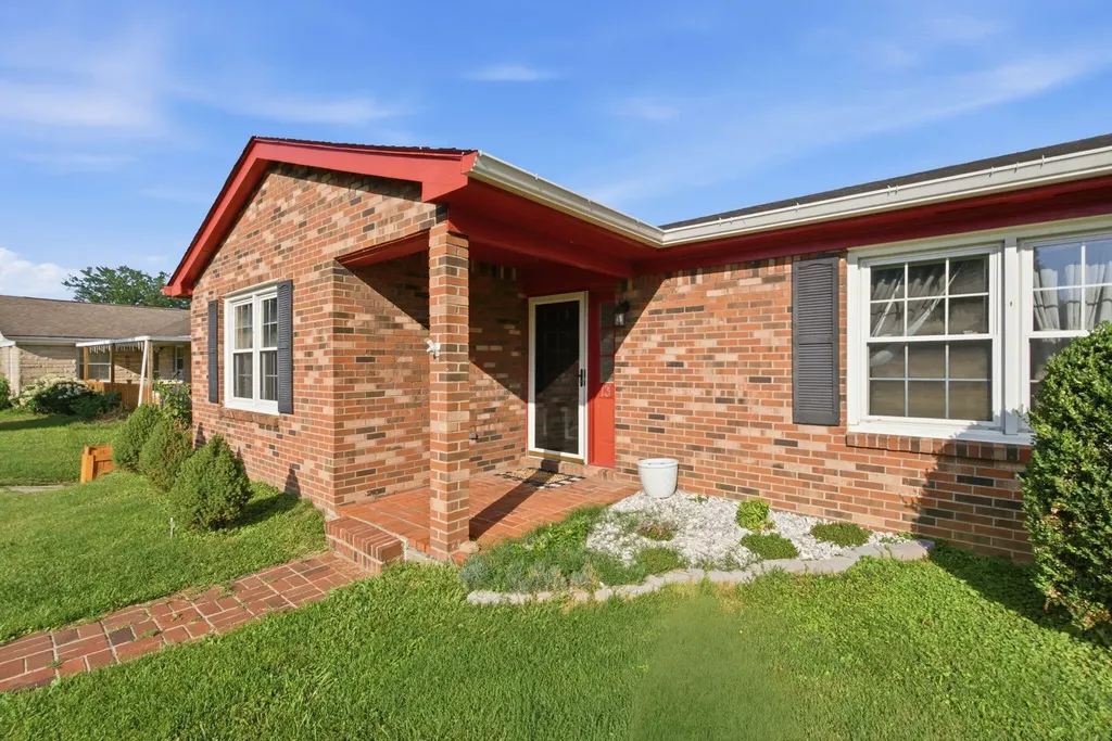 13 Bel Air Drive Winchester KY 40391