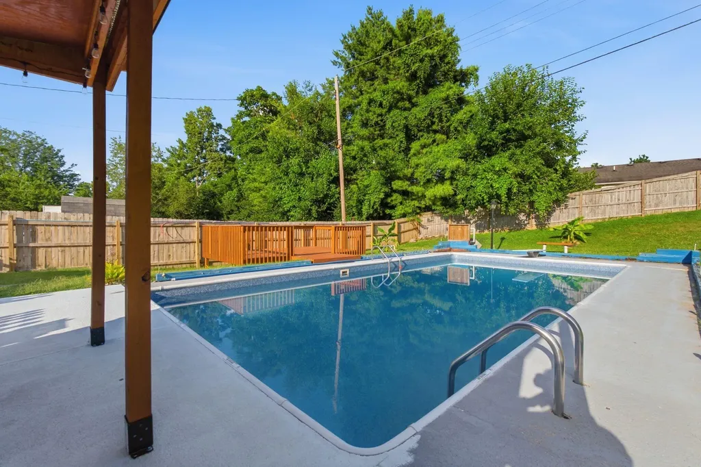 13 Bel Air Drive Winchester KY 40391