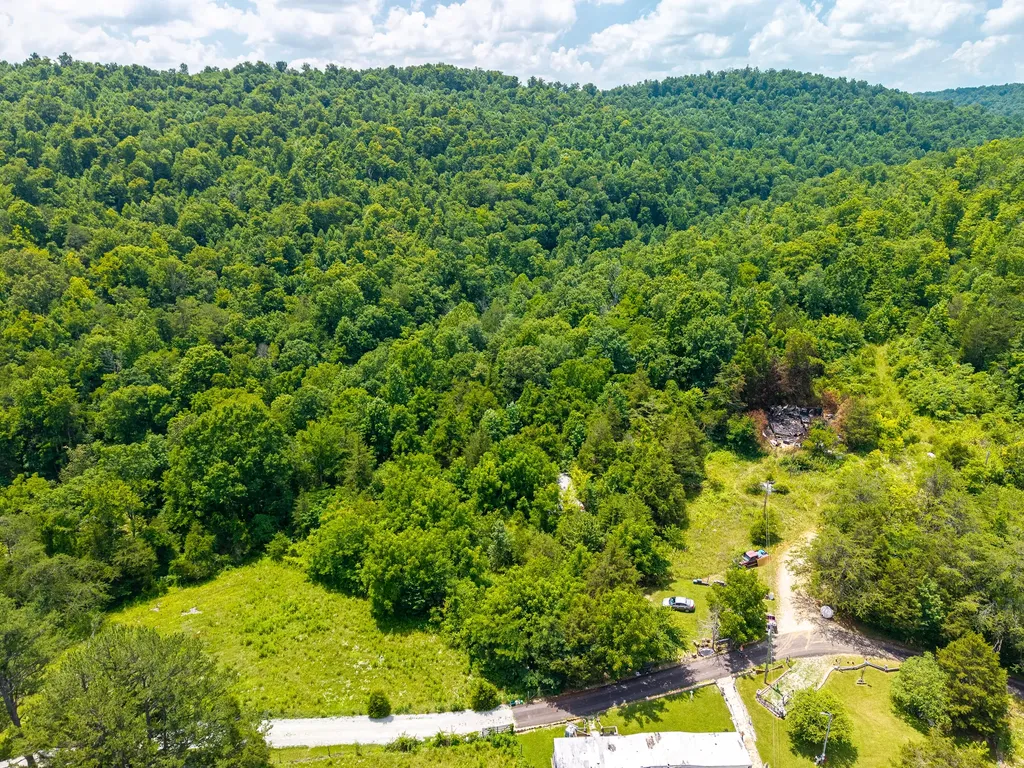 1 Barrier Cemetary Road Monticello KY 42633