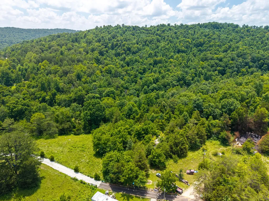 1 Barrier Cemetary Road Monticello KY 42633