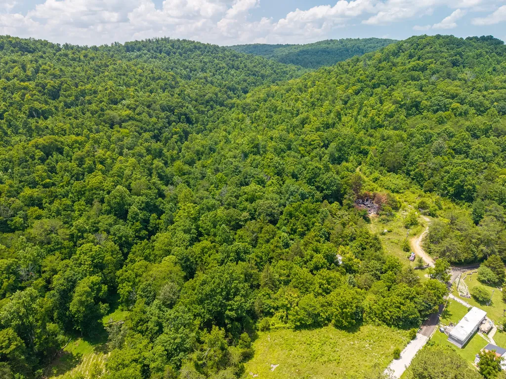 1 Barrier Cemetary Road Monticello KY 42633