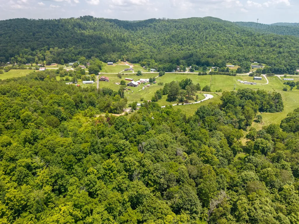 1 Barrier Cemetary Road Monticello KY 42633