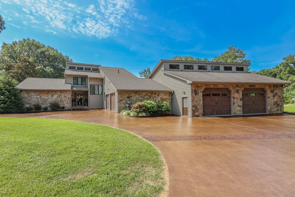 136 Lake Drive Benton KY 42025