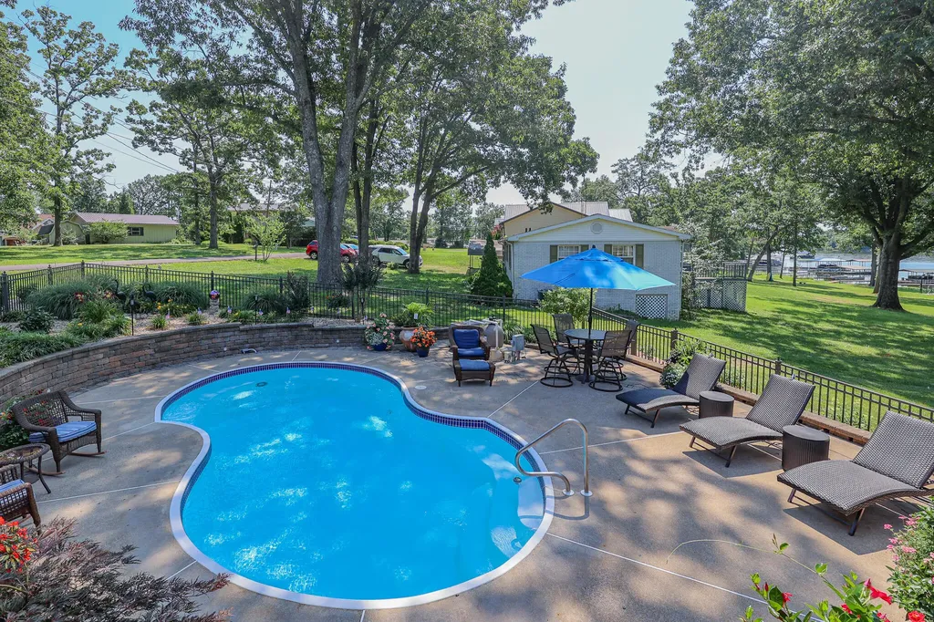 136 Lake Drive Benton KY 42025