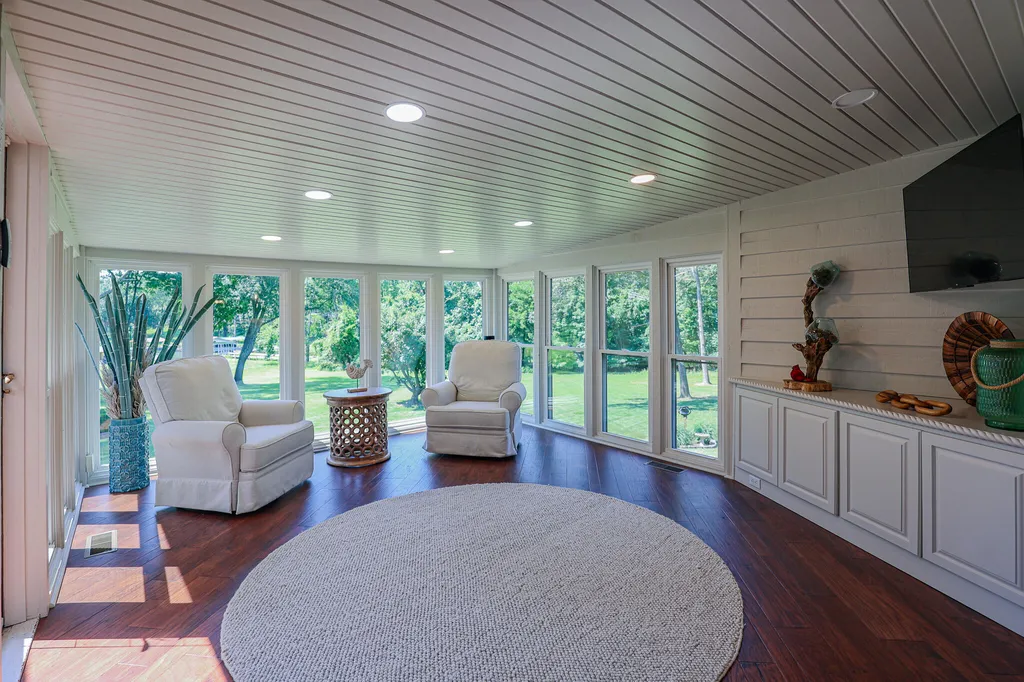 136 Lake Drive Benton KY 42025