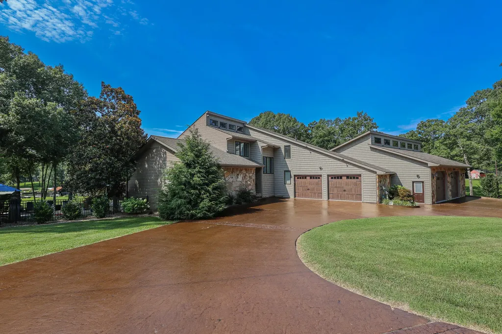 136 Lake Drive Benton KY 42025