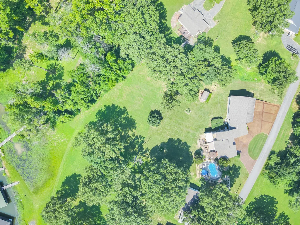 136 Lake Drive Benton KY 42025