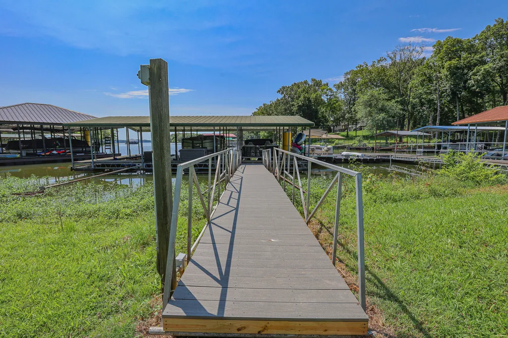 136 Lake Drive Benton KY 42025