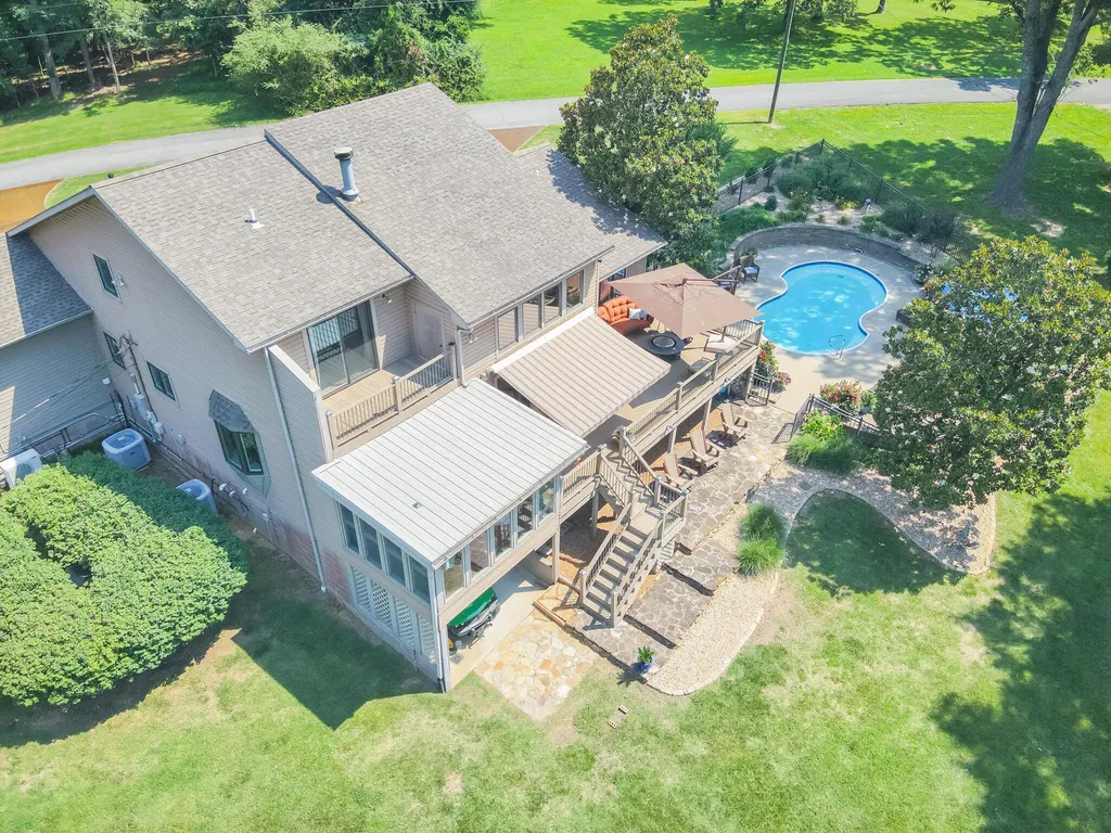 136 Lake Drive Benton KY 42025