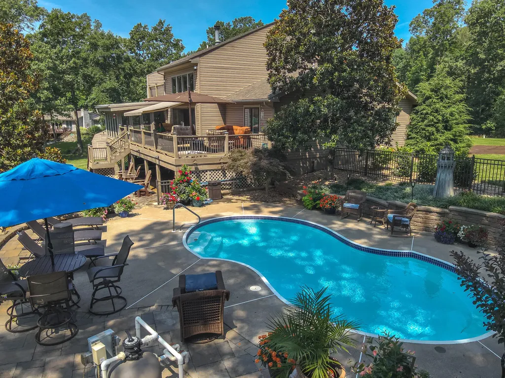 136 Lake Drive Benton KY 42025