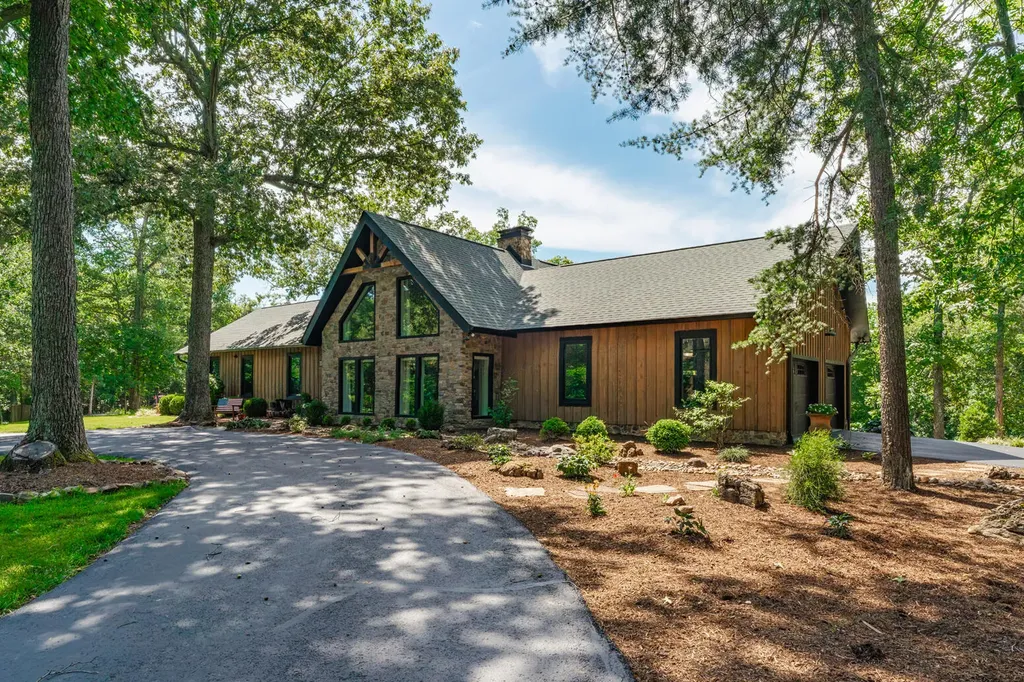 3115 Island Ford Road Madisonville KY 42431