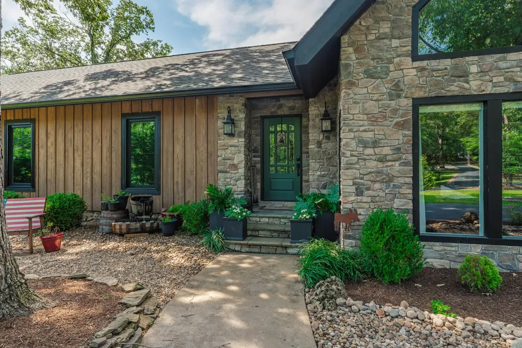 3115 Island Ford Road Madisonville KY 42431
