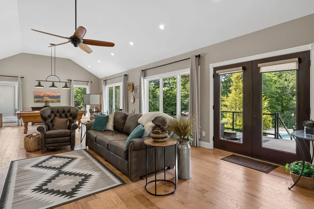 3115 Island Ford Road Madisonville KY 42431