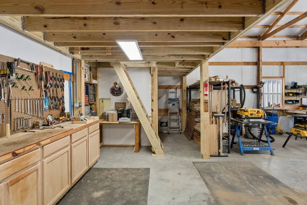 3115 Island Ford Road Madisonville KY 42431