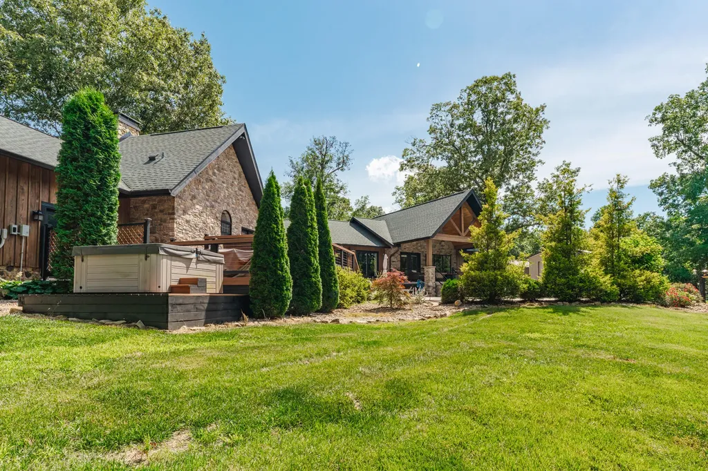 3115 Island Ford Road Madisonville KY 42431