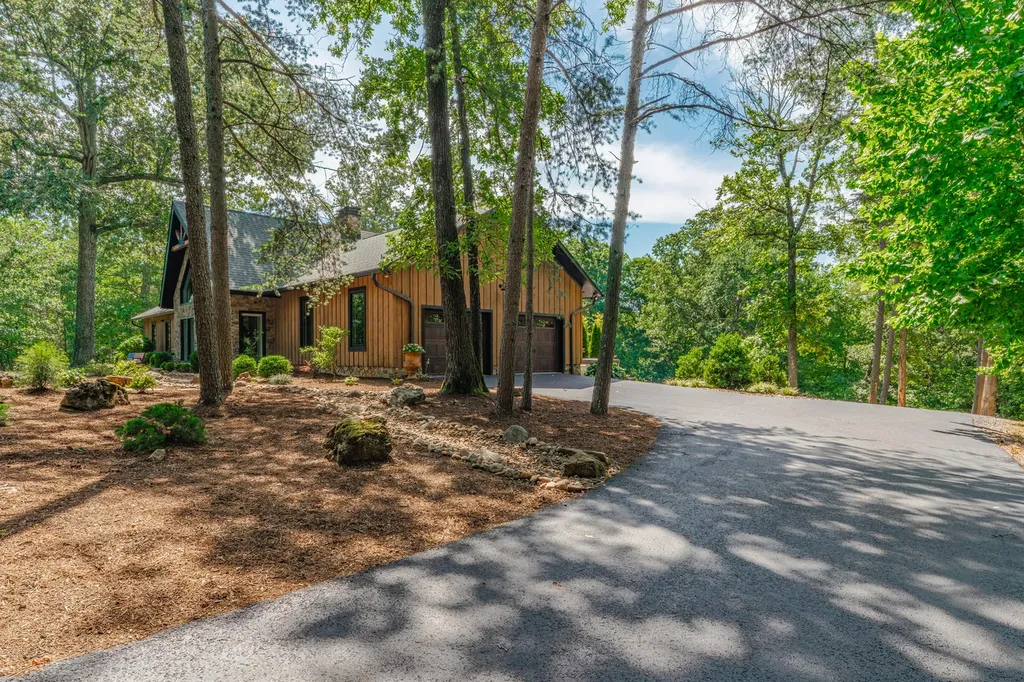 3115 Island Ford Road Madisonville KY 42431